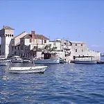 Ezgeta Βίλα Kaštel Novi