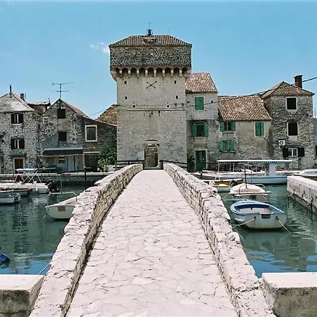 Ezgeta * Kaštel Novi