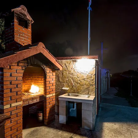 Ezgeta * Kaštel Novi