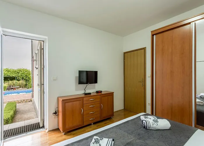 别墅 Ezgeta Kaštel Novi